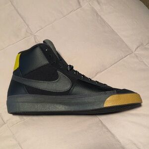 Nike Men’s Black and Yellow High-Top Sneakers